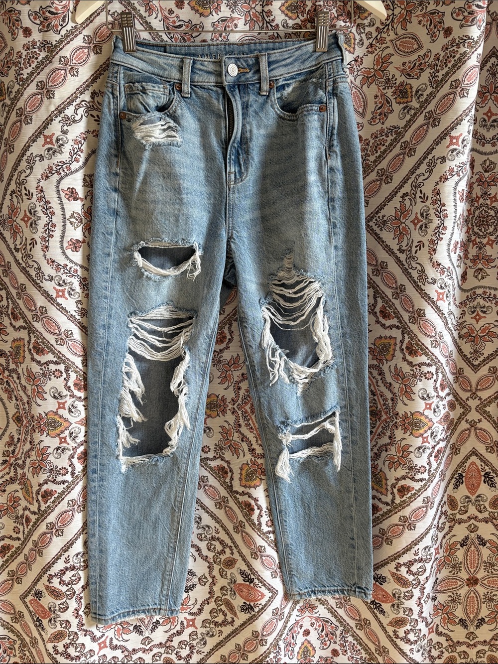 American Eagle Outfitters Light Blue Distressed Boyfriend Jeans